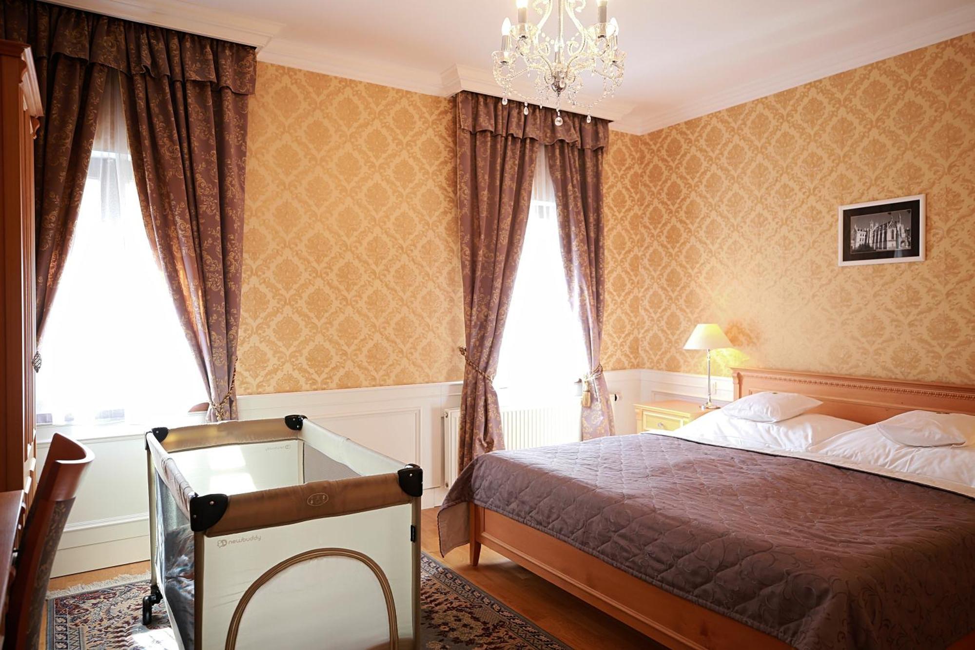 Zamecky Hotel Lednice Exterior foto